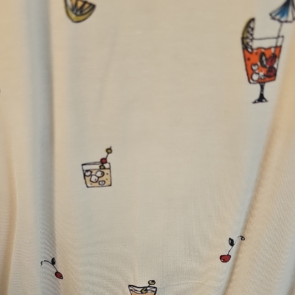 Philosophy White Tank Top with Fun Cocktail Design - Picture 5 of 9